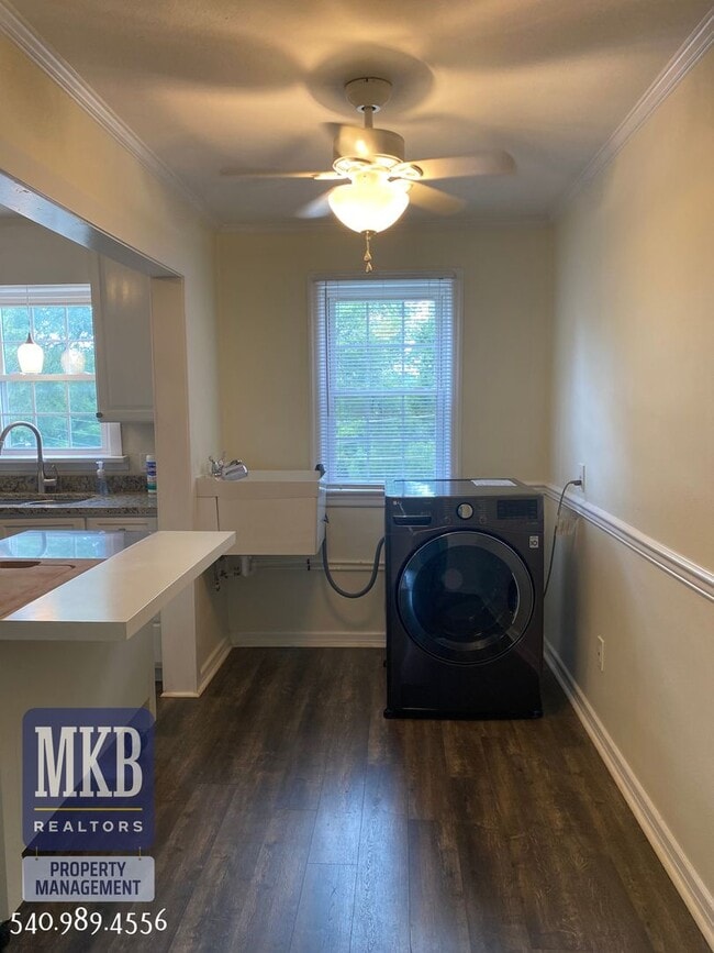 Building Photo - 2 Bedrooms, 1 Bath Condo located in South ...