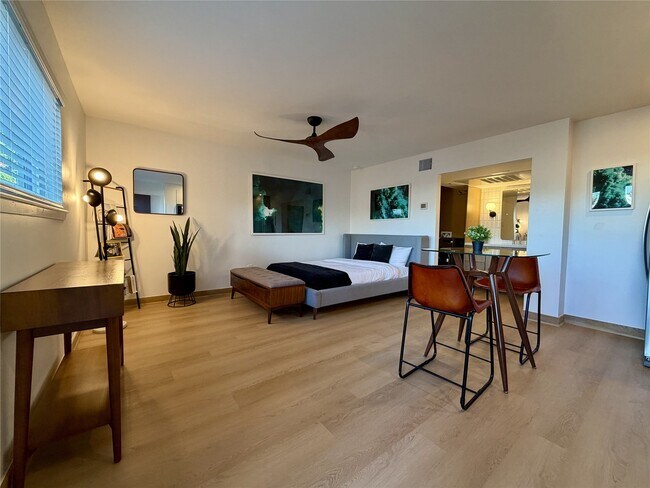 Foto del edificio - 1901 Richmond Ave.