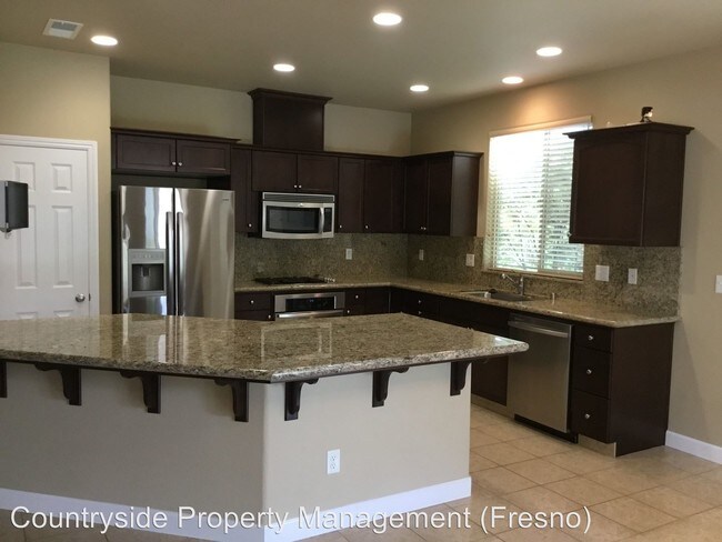 Foto del edificio - 3 br, 2 bath House - 5823 W. Ashcroft Avenue