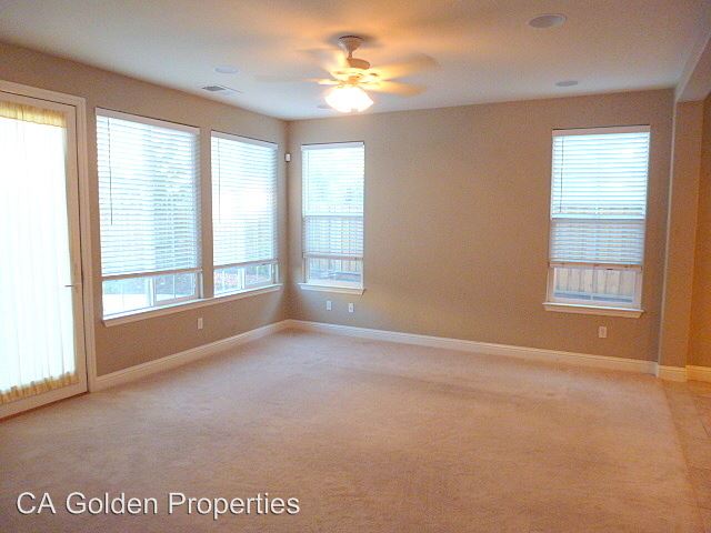 Building Photo - 456 N Sierra Madre St