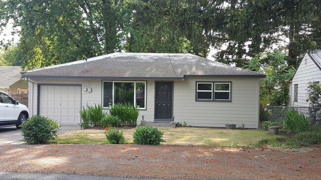 Foto del edificio - 10617 SE Home Ave
