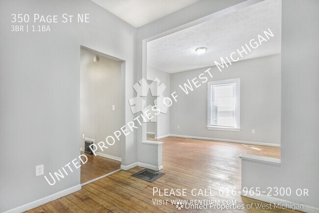 Foto del edificio - Available Now | Cozy Three Bedroom Home | ...