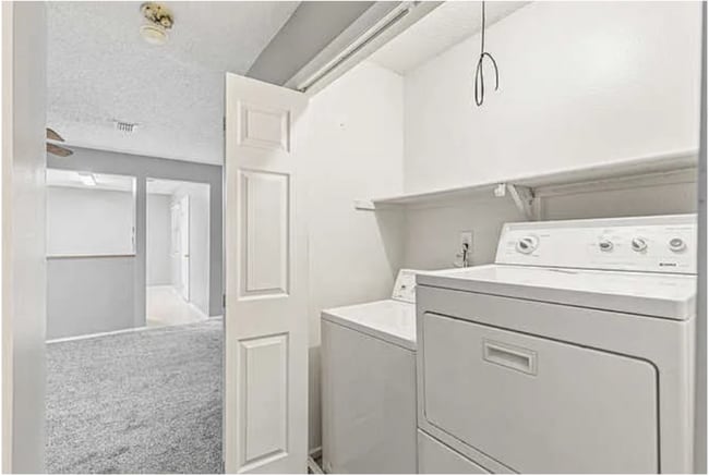 Building Photo - Adorable 2 bed, 2 Bath Condo In Centennial
