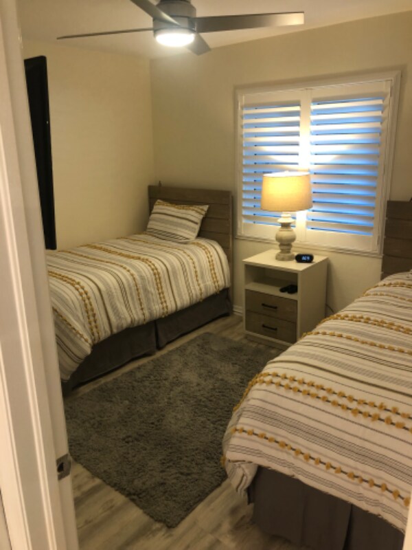 Foto del edificio - 420 Fox Haven Dr