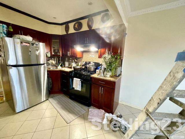 Foto del edificio - 2 bedroom in EAST ELMHURST NY 11370