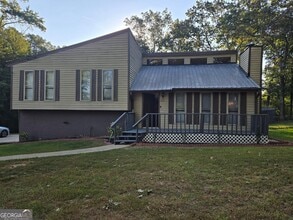 Building Photo - 5831 Oak Ct
