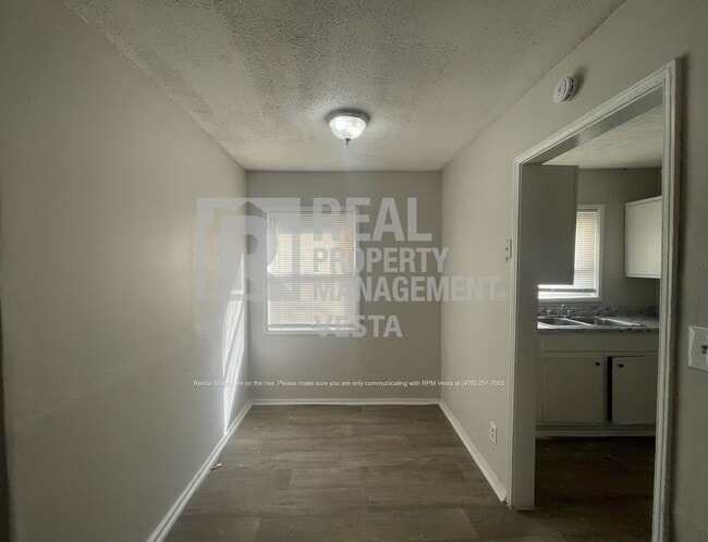 Building Photo - 1586 Hurley Cir