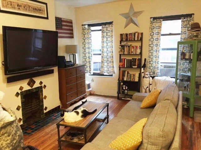 Foto principal - 149 E 3rd St