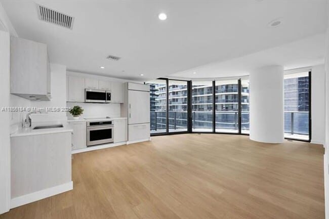 Photo - 45 SW 9th St Apartment