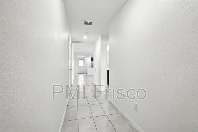 Foto del edificio - 1653 Bluffview Dr