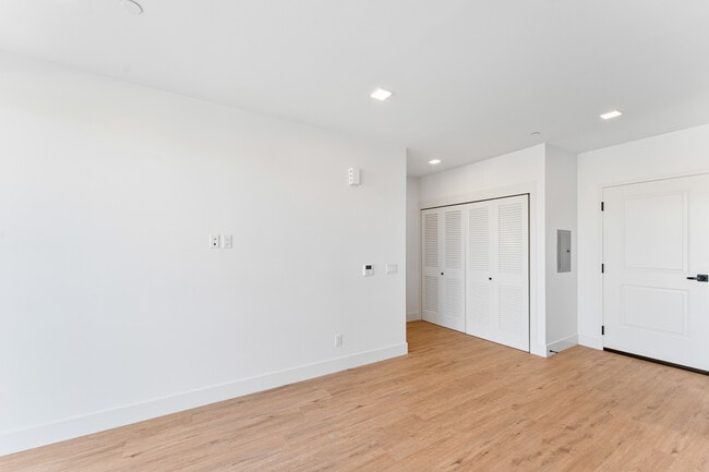 Building Photo - Dana Cove Luxury Living