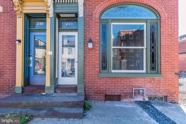 Building Photo - 249 North St