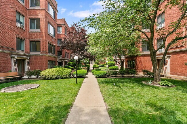 Foto del edificio - 918 W Sunnyside Ave