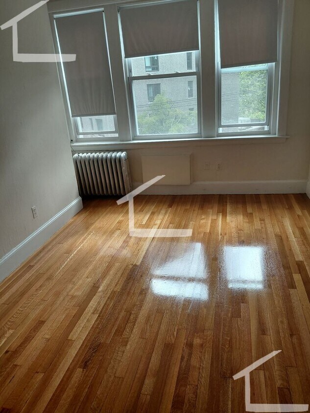 Foto principal - Nicely updated 1 bed with heat and water i...
