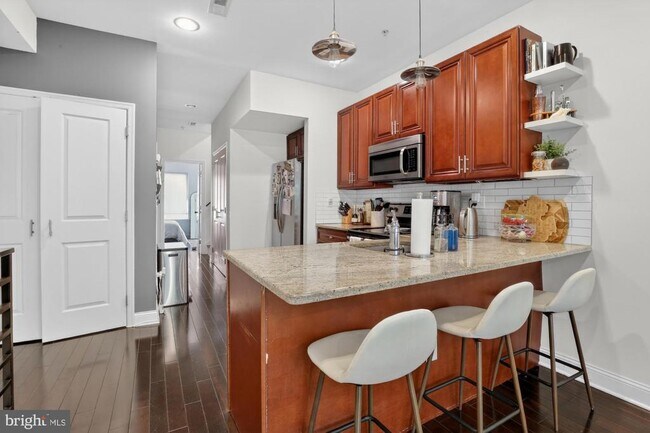 Foto del edificio - 2115 Carpenter St