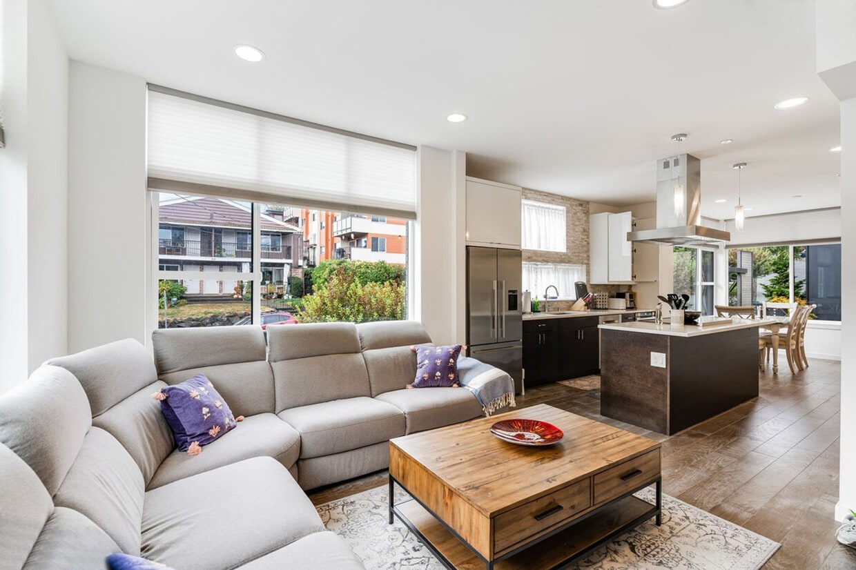Foto principal - 720 3rd Ave N