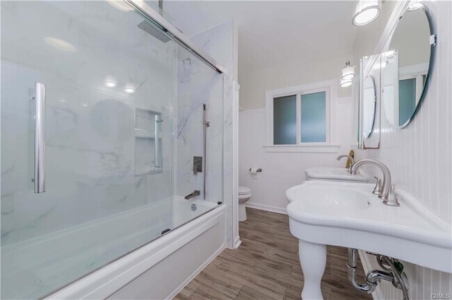 Foto del edificio - 1001 Monterey Rd