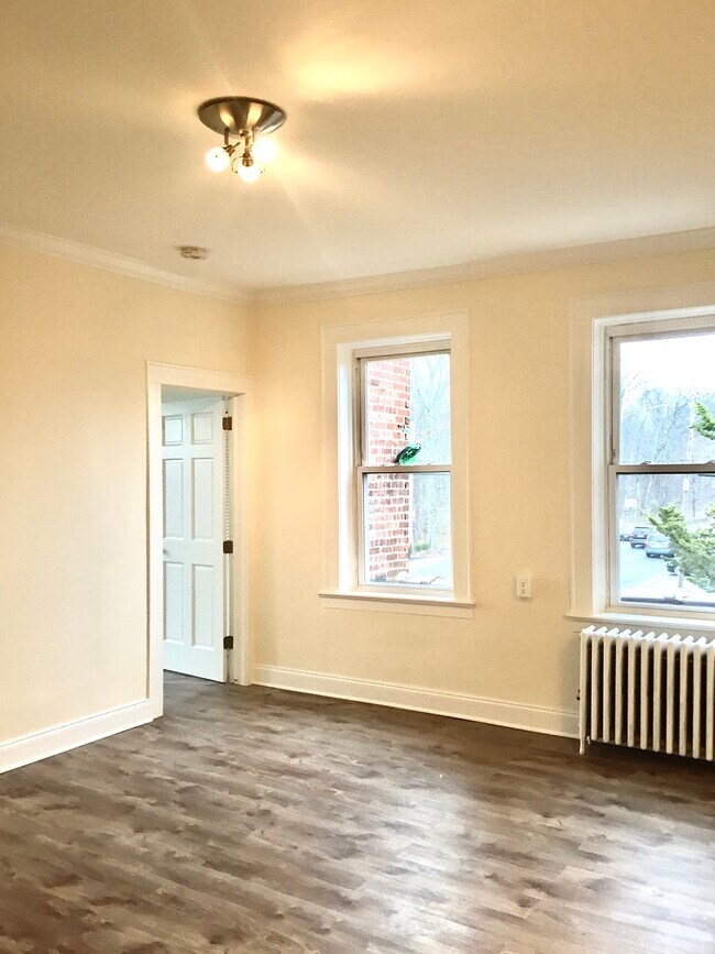 Living Room - 19 Morris Ave