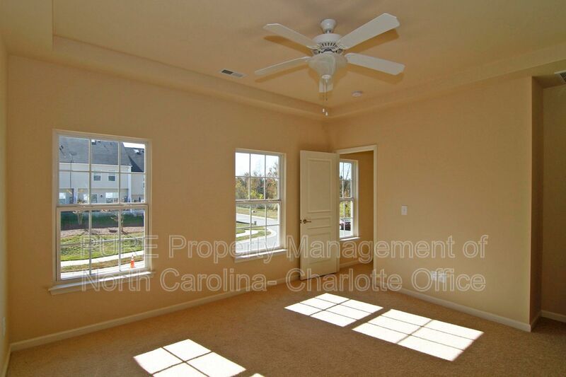 Primary Photo - 7364 Gallery Pointe Ln