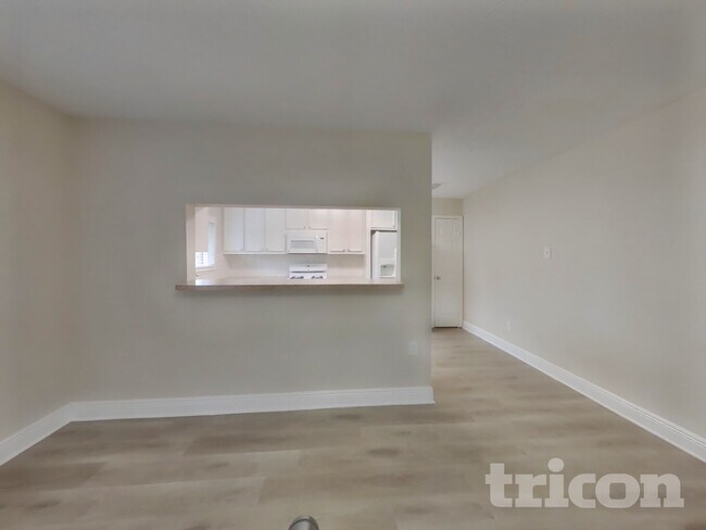 Foto del edificio - 9607 Cleveland Bay Ct