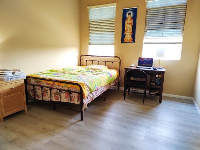 Foto del edificio - 5867 Berryhill Dr