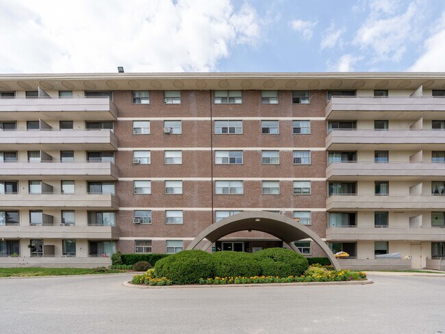 Photo du bâtiment - 230 Platt's Ln