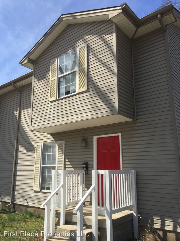 Primary Photo - 4 br, 2 bath Room For Rent - 415 Oldham