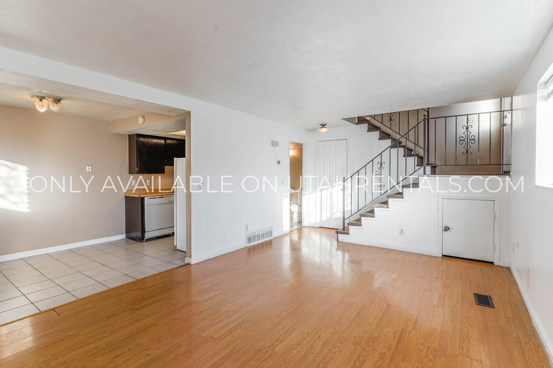 Primary Photo - 232 W Foxbridge Dr