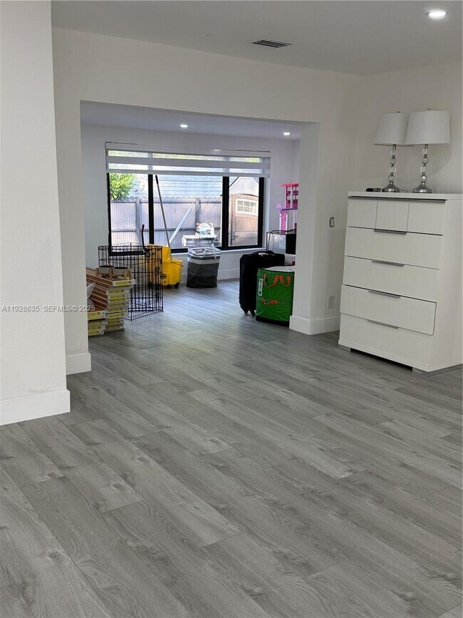 Foto del edificio - 1601 NE 158th St