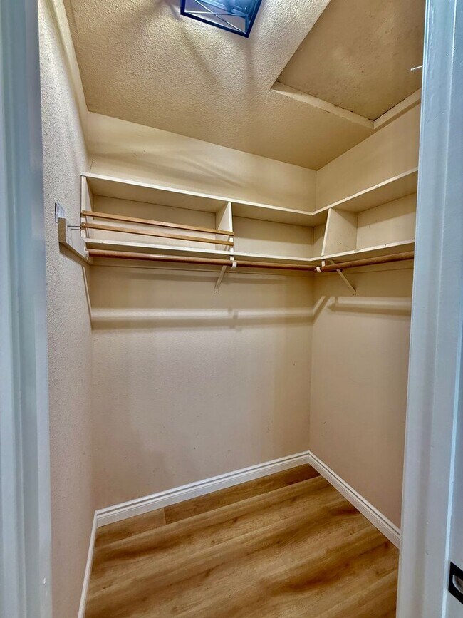 Building Photo - Don’t Miss This Beautiful 3-Bedroom + Office Gated Home!