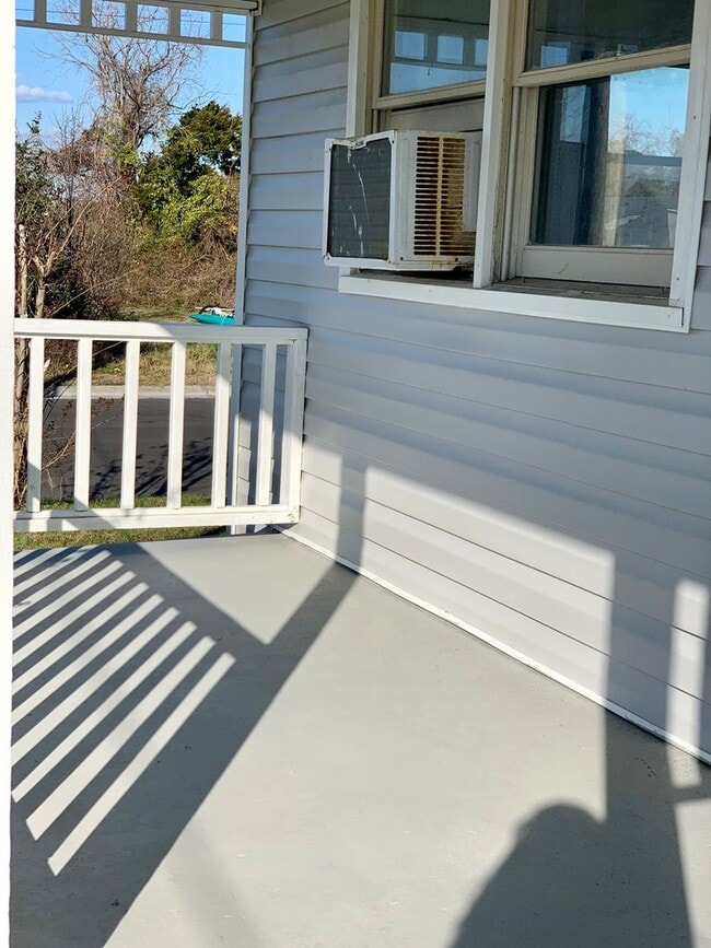 Building Photo - Coming Soon! Cute Home with Water View. Wa...