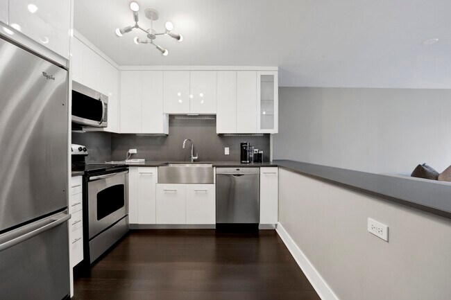 Foto del edificio - 30 E Huron St