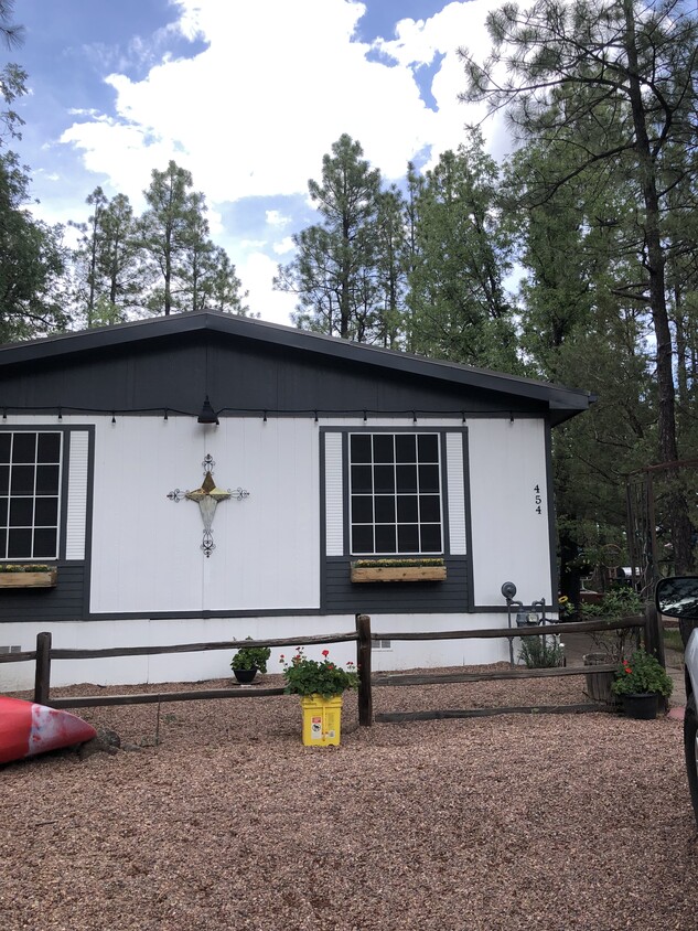 Foto principal - 454 W Cooley Ln