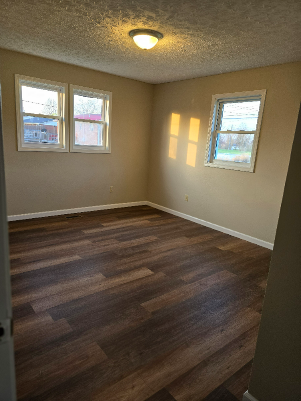 Building Photo - 427 W Vanbibber Dr