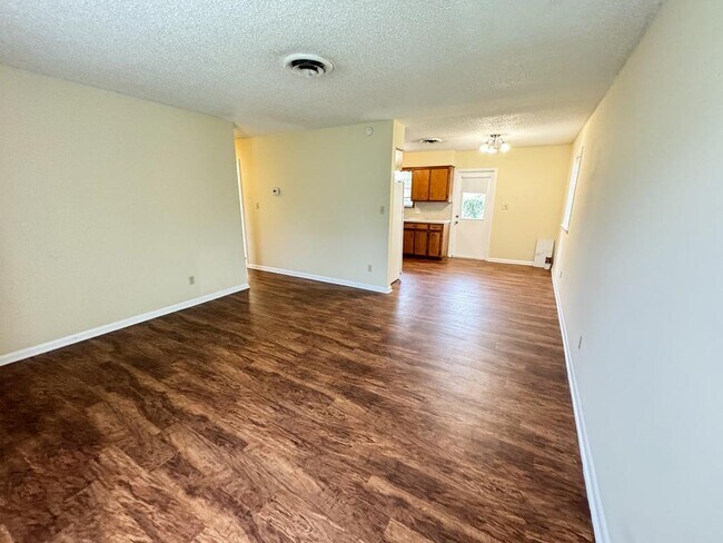 Foto del edificio - 301 E Park Ave