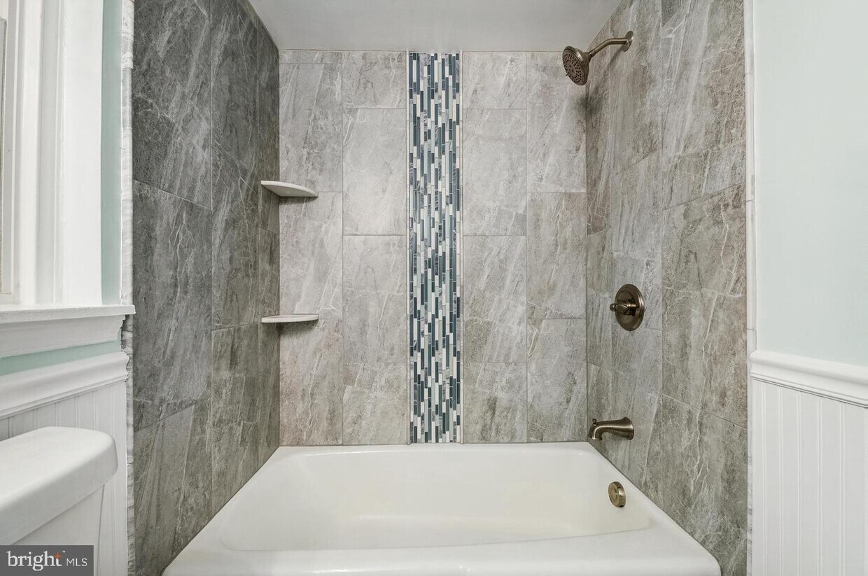 Foto principal - 762 Quince Orchard Blvd