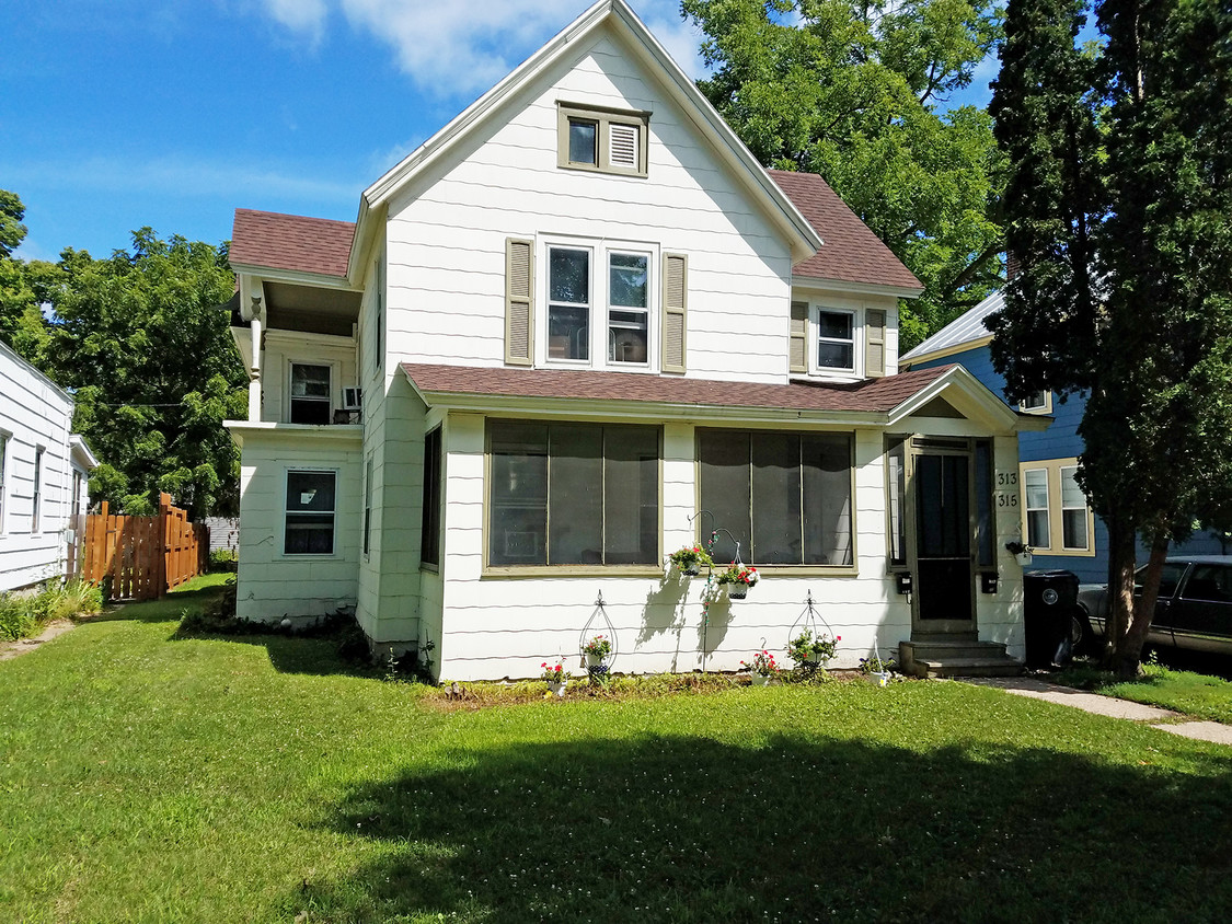 Primary Photo - 315 9th St S