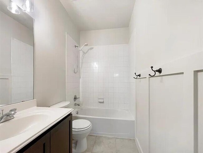 Building Photo - 6918 Hazelnut Ln