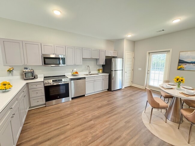 Foto del edificio - 224 Firefly Ln