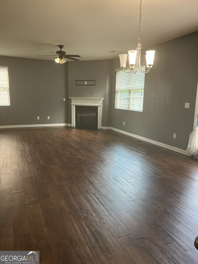 Building Photo - 2240 Sawgrass Dr