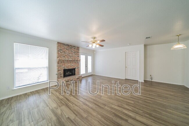Foto del edificio - 2758 Red Oak Dr
