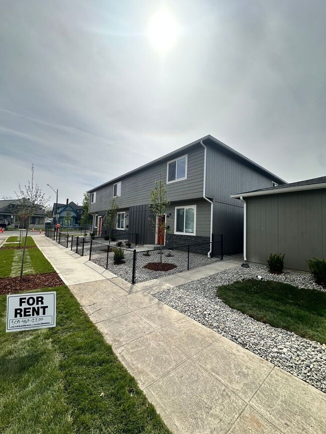 Building Photo - 1211 N Cannon St