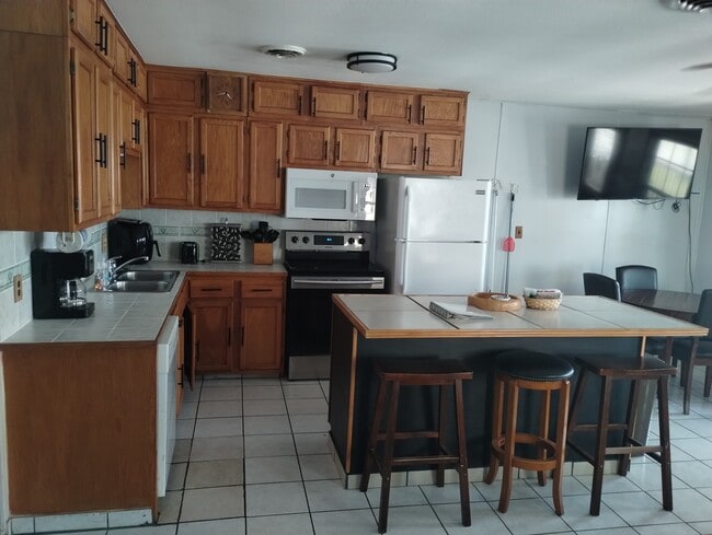 Building Photo - 103 E Capricorn Dr