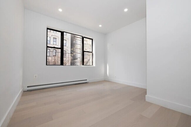 Foto del edificio - 163 First Avenue