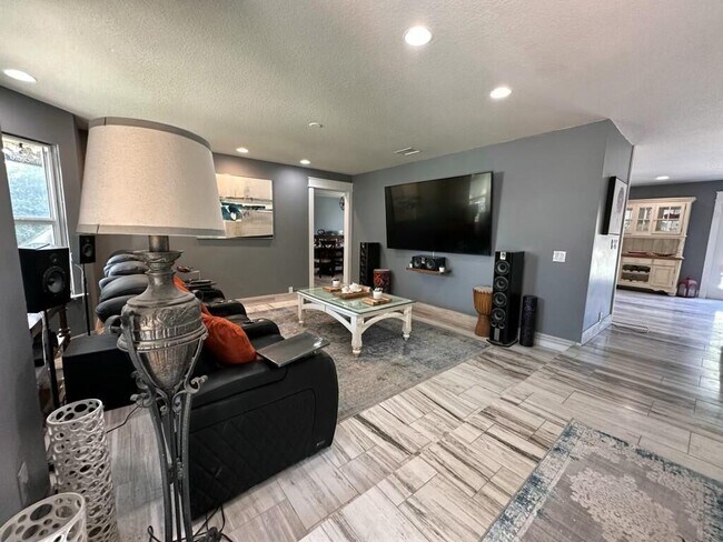 Foto del edificio - 4332 145th Ave N