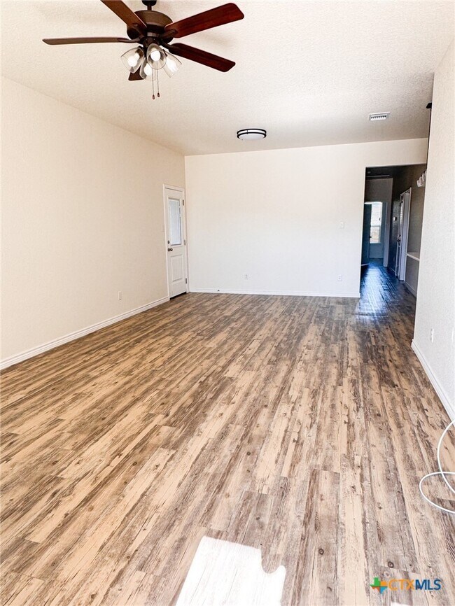 Building Photo - 4913 Rose Gdn Lp