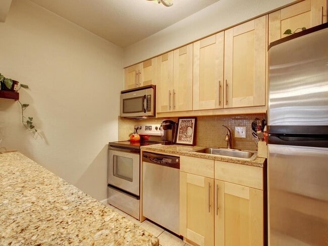 Foto del edificio - 7685 Northcross Dr