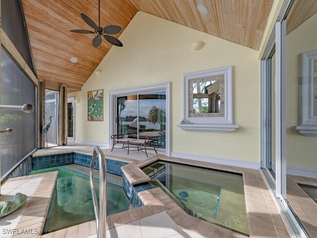 Building Photo - 883 Galleon Dr