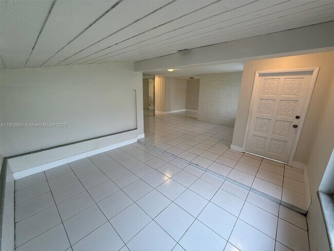 Building Photo - 7410 Granada Blvd