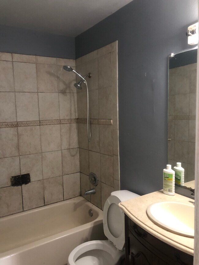 Bathroom - 2826 Durham St